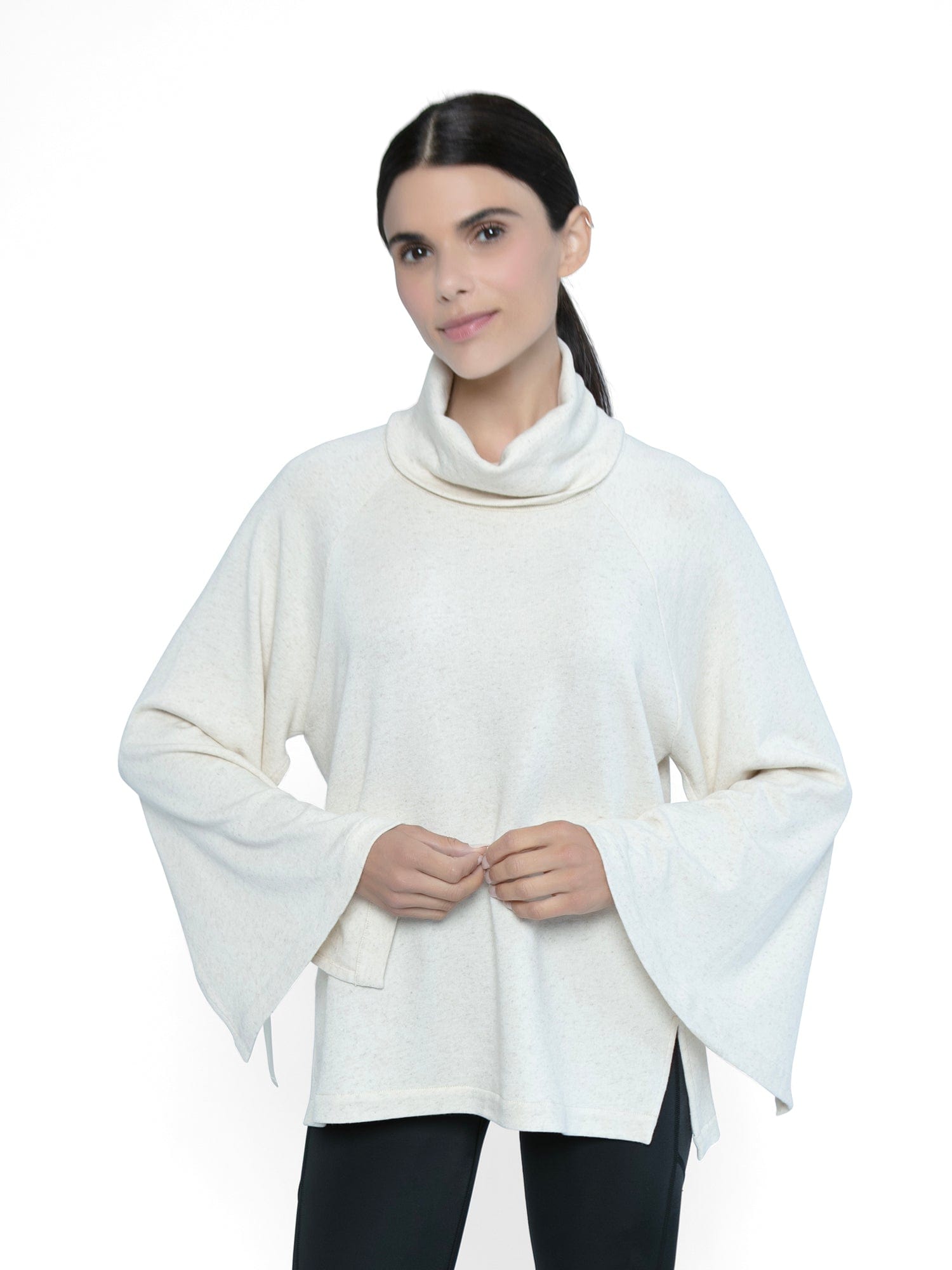 InEmergence  Ivory / XS/S Turtle Knit Weightless Cape - Black