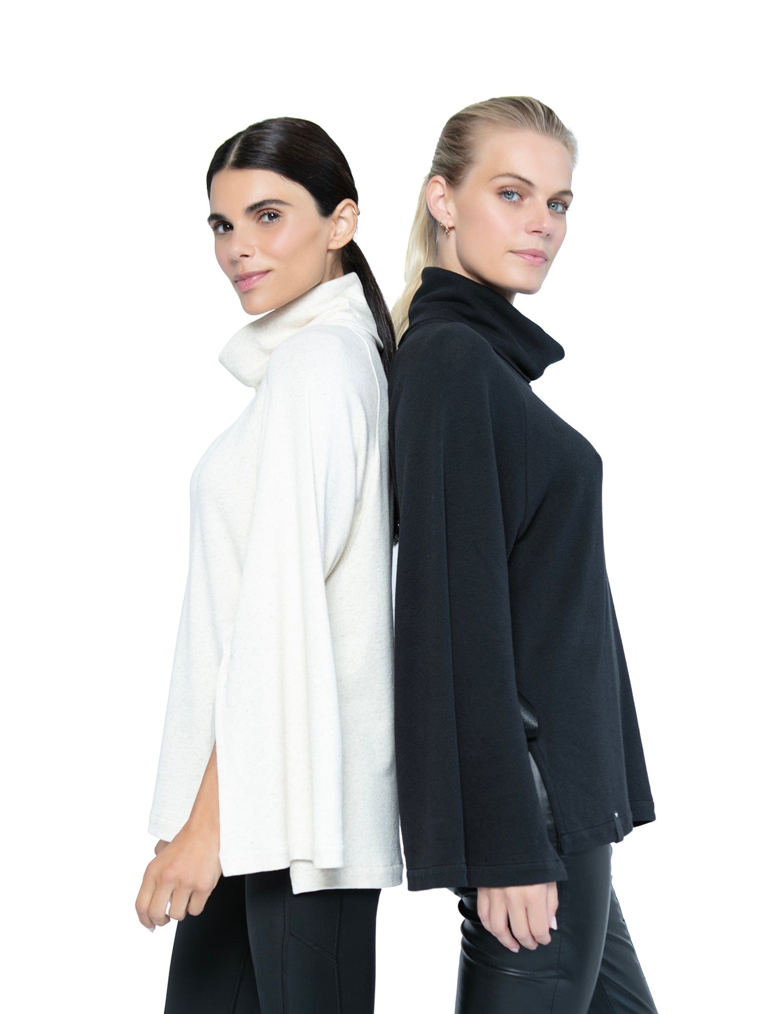 InEmergence  Turtle Knit Weightless Cape - Black