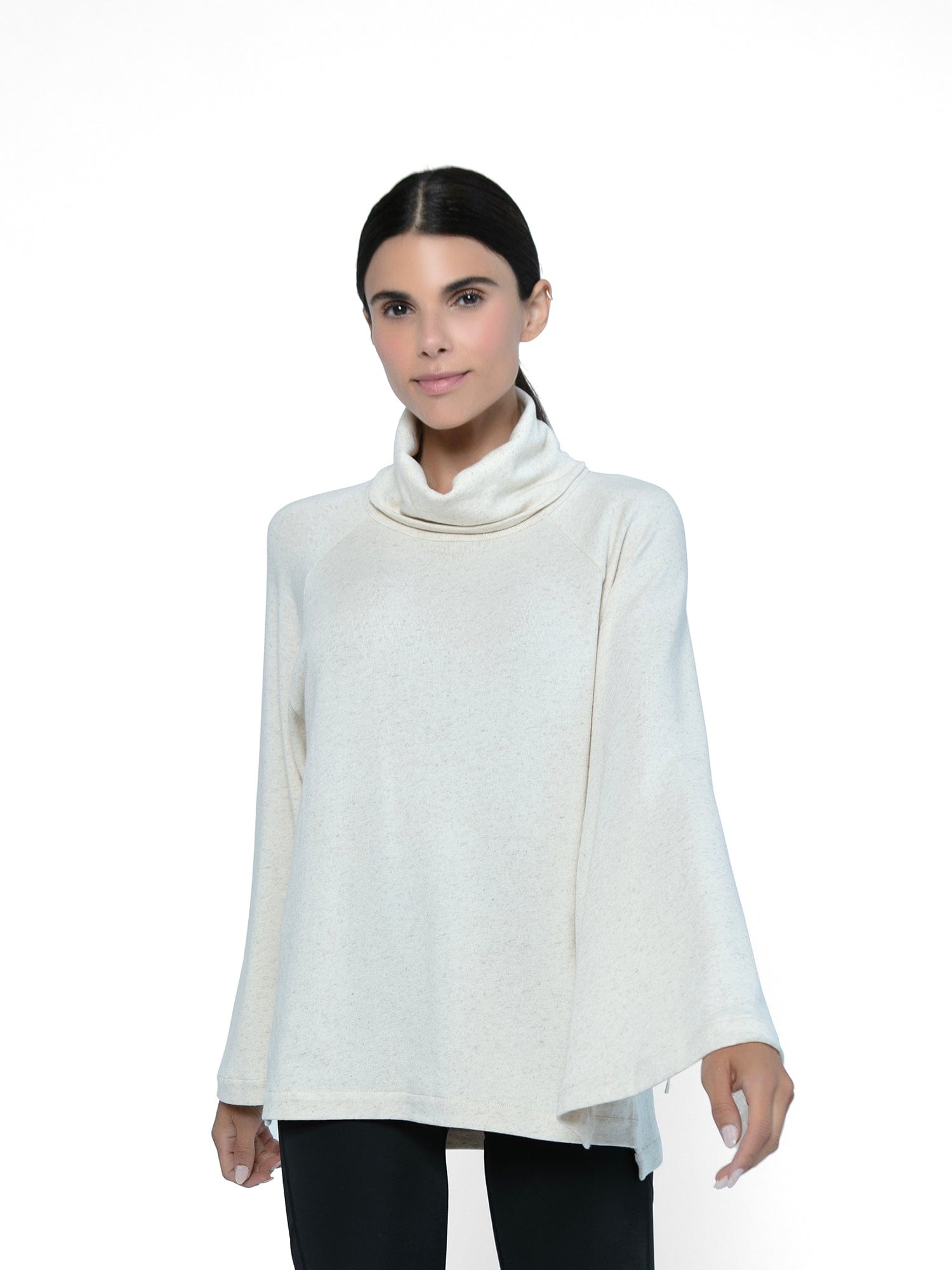 InEmergence  Turtle Knit Weightless Cape - Black