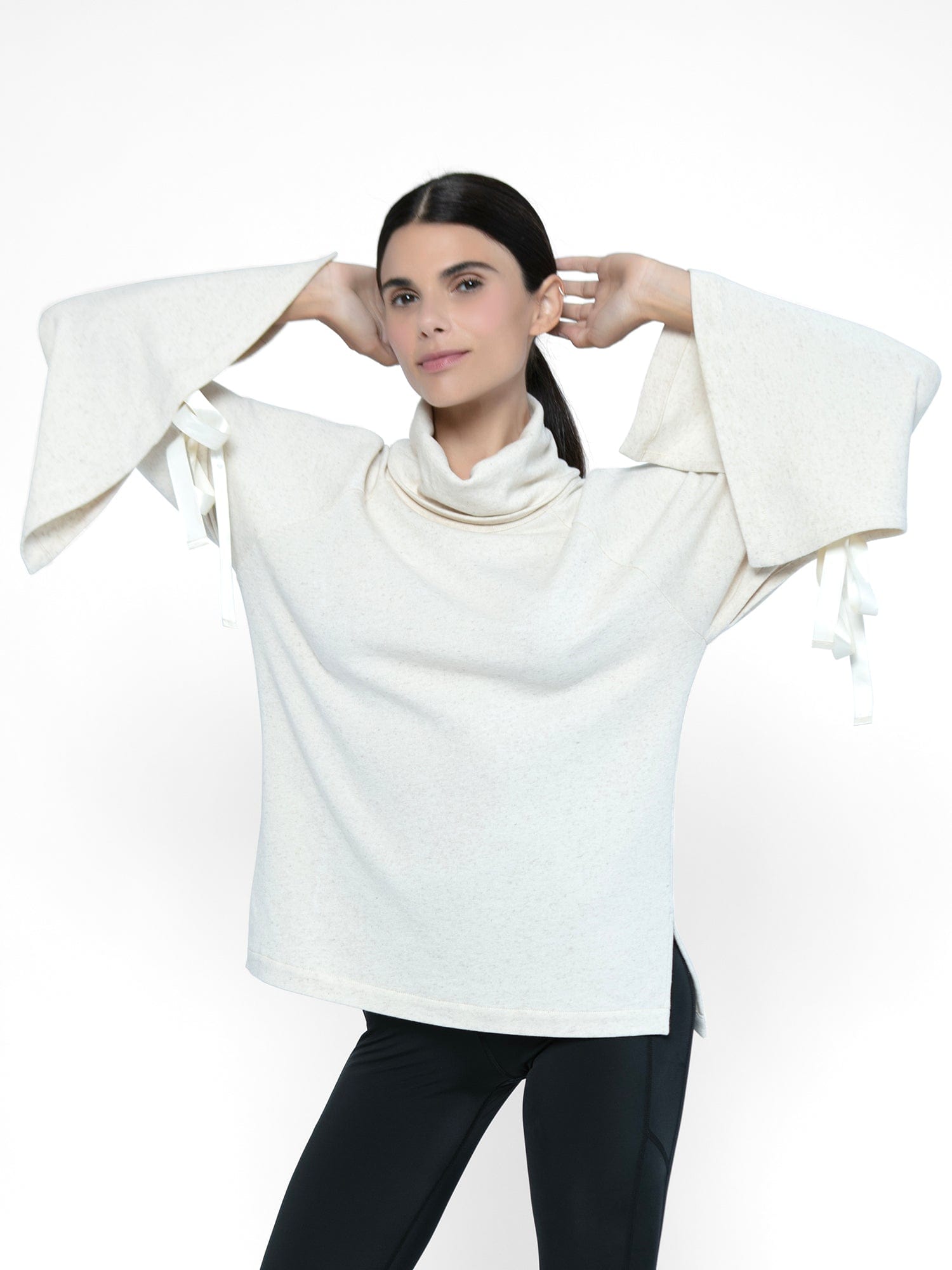 InEmergence  Turtle Knit Weightless Cape - Black